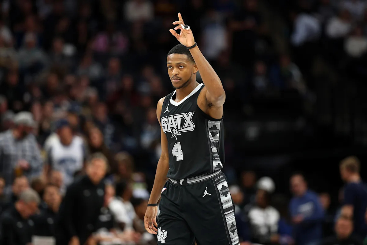 De’Aaron Fox leads Spurs with 24 points in season debut after hamstring injury De’Aaron Fox leads Spurs with 24 points in season debut after hamstring injury