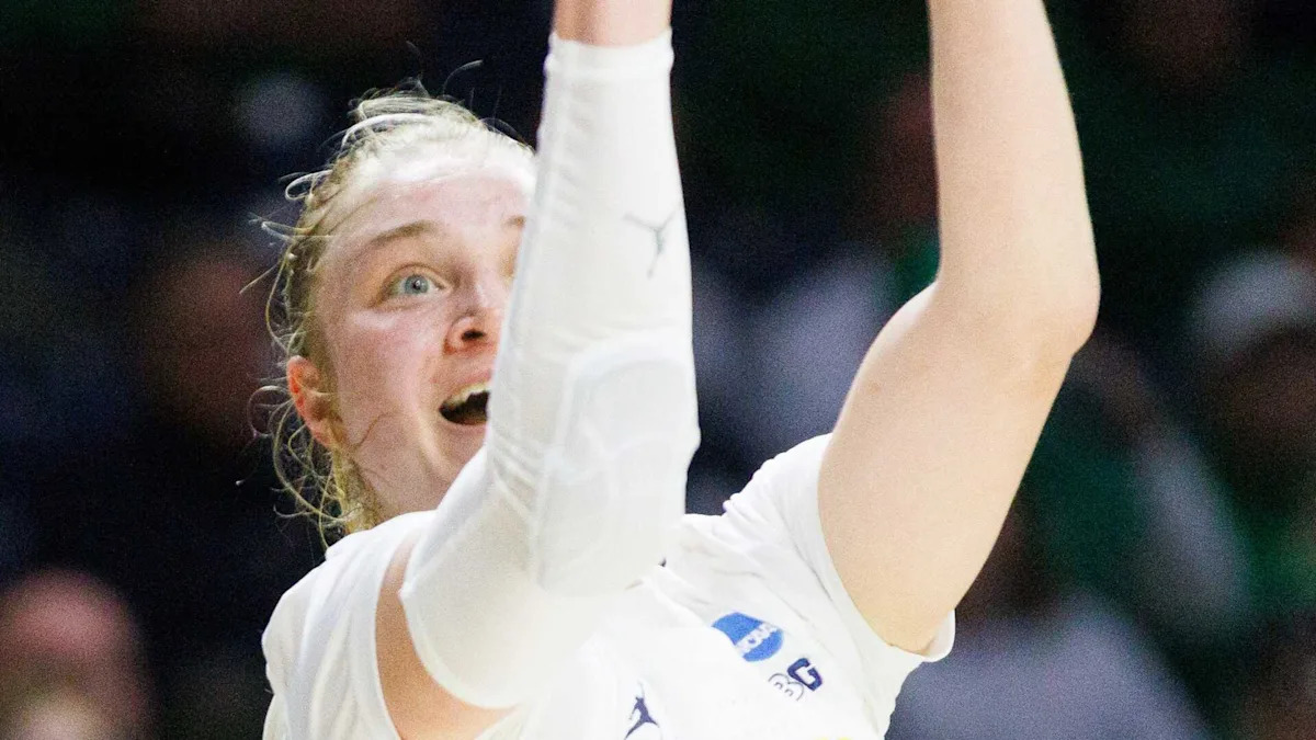 Olson and Swords help No. 7 Michigan rally past Northwestern for an 80-58 win Olson and Swords help No. 7 Michigan rally past Northwestern for an 80-58 win