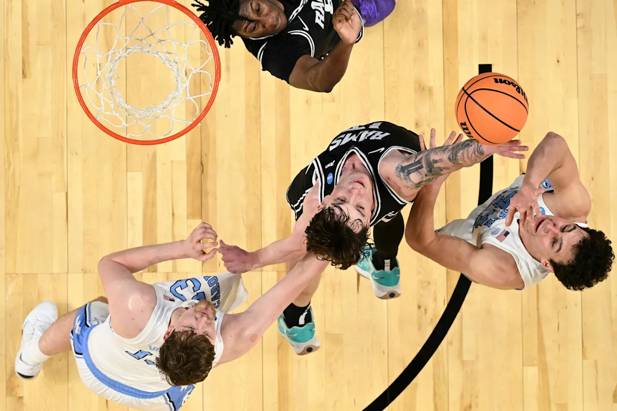 UNC’s historic first round collapse draws record NCAA audience UNC’s historic first round collapse draws record NCAA audience