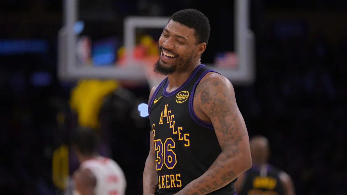 LeBron James outduels Kevin Durant, but it’s Marcus Smart and Luke Kennard that have Lakers up 2-0 on Rockets LeBron James outduels Kevin Durant, but it’s Marcus Smart and Luke Kennard that have Lakers up 2-0 on Rockets