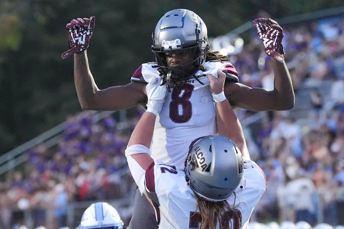 Alcoa WR JaColby Cooper commits to Josh Heupel, Tennessee football for 2026 Alcoa WR JaColby Cooper commits to Josh Heupel, Tennessee football for 2026