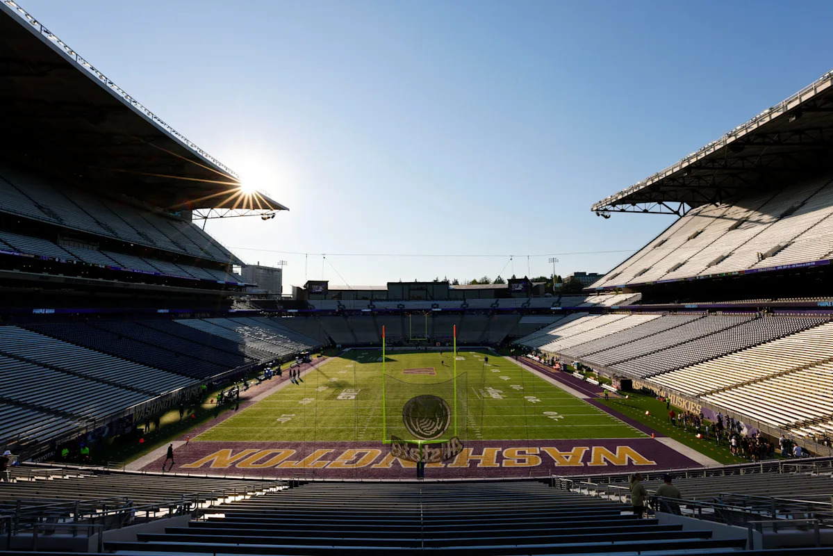 Kickoff time announced for Oregon Ducks game vs. Washington Huskies Kickoff time announced for Oregon Ducks game vs. Washington Huskies