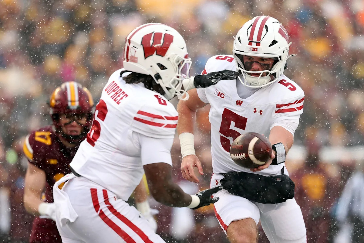 Wisconsin signs QB Ryan Hopkins in 2026 class Wisconsin signs QB Ryan Hopkins in 2026 class