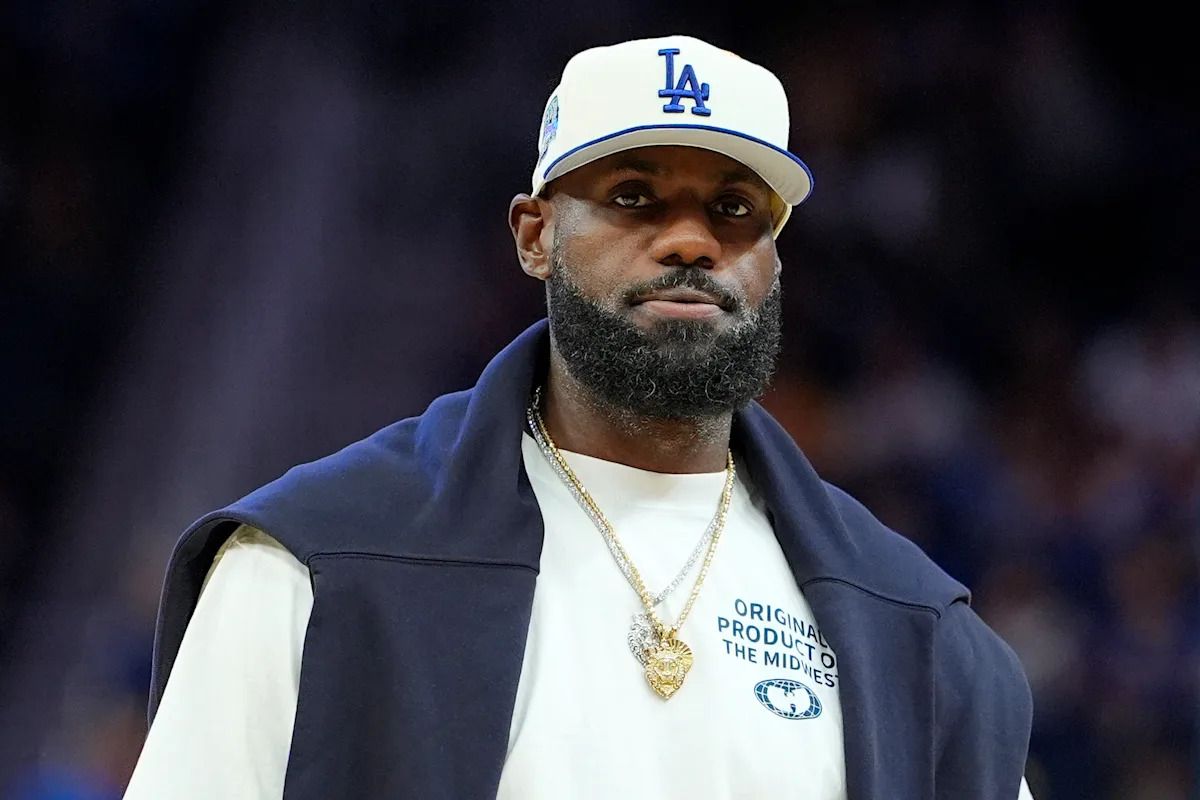 LeBron James practices with Lakers’ G League affiliate as he ramps up for season debut LeBron James practices with Lakers’ G League affiliate as he ramps up for season debut