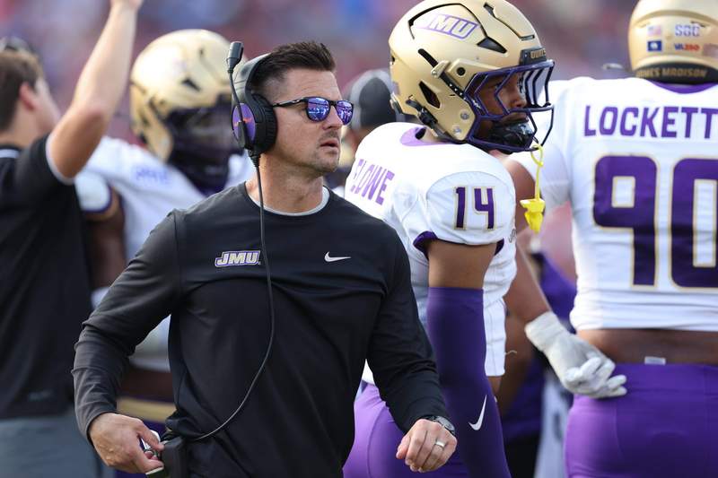 Bob Chesney Sends Clear Message as UCLA Lands Five Blue-Chip Recruits Without Any Visit Bob Chesney Sends Clear Message as UCLA Lands Five Blue-Chip Recruits Without Any Visit