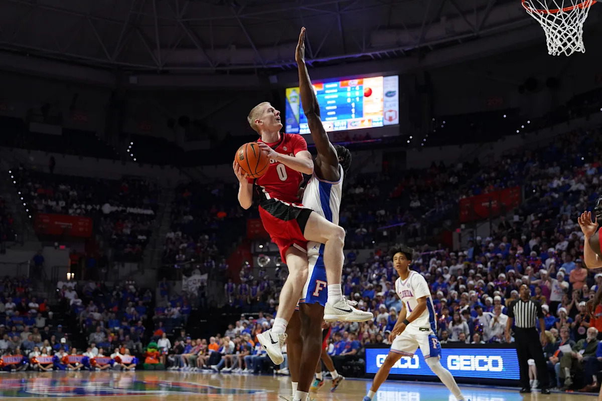 Newly unranked Florida pulls away from No. 18 Georgia late and wins 92-77 Newly unranked Florida pulls away from No. 18 Georgia late and wins 92-77
