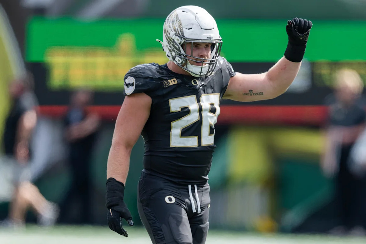 Oregon LB Bryce Boettcher chosen with No. 135 choose in 2026 NFL Draft Oregon LB Bryce Boettcher chosen with No. 135 choose in 2026 NFL Draft