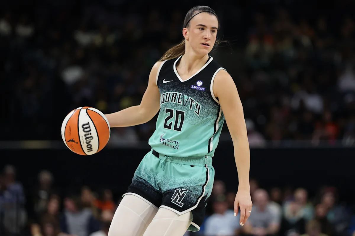 Sabrina Ionescu goes undercover for Oregon free-throw contest for episode of Amazon TV present Sabrina Ionescu goes undercover for Oregon free-throw contest for episode of Amazon TV present
