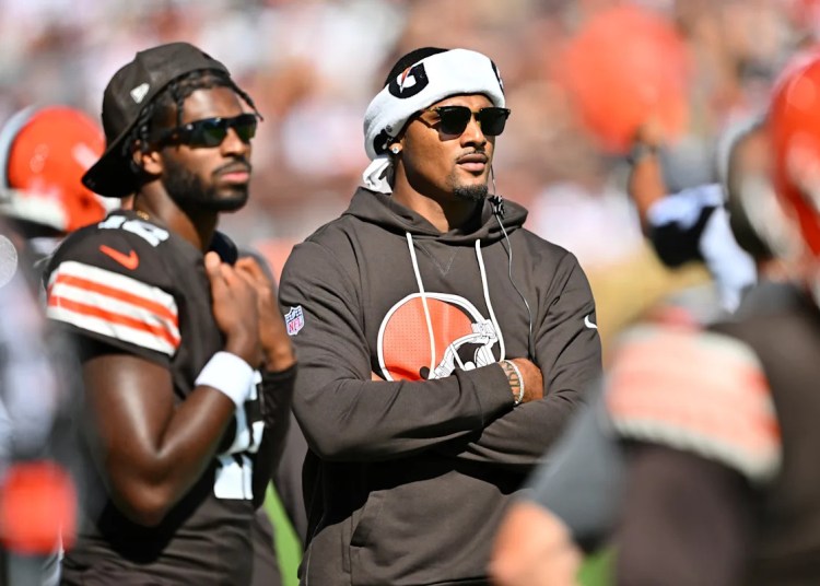 Shedeur Sanders will get sudden assistance on the sideline from Deshaun Watson throughout first NFL begin Shedeur Sanders will get sudden assistance on the sideline from Deshaun Watson throughout first NFL begin