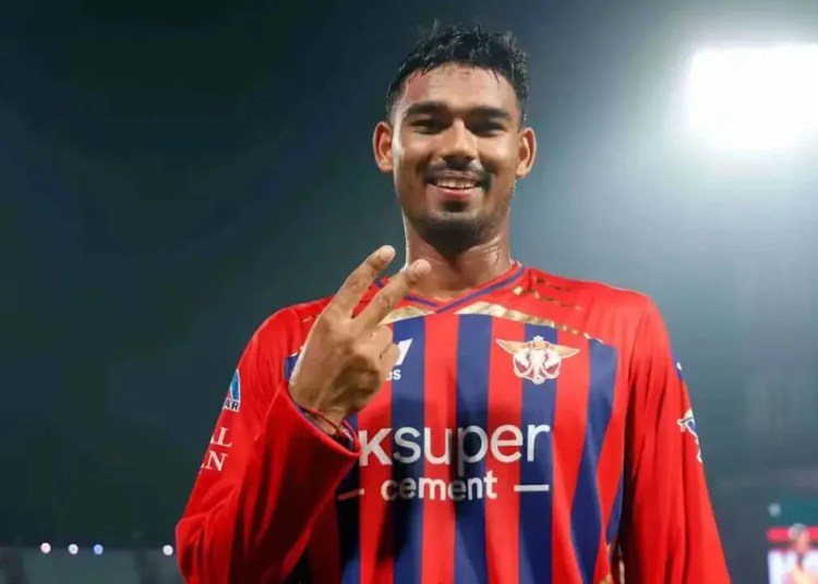 Mukul Choudhary: 36 sixes in an innings, 500 km bus rides, an MS Dhoni dream Mukul Choudhary: 36 sixes in an innings, 500 km bus rides, an MS Dhoni dream