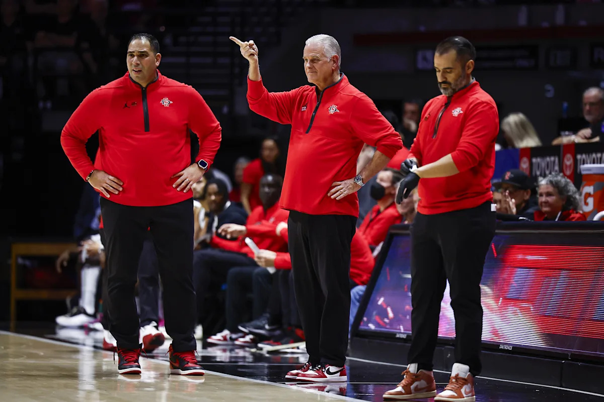 AZTECS PUT TOGETHER COMPLETE GAME VICTORY OVER UNLV 82-71 AZTECS PUT TOGETHER COMPLETE GAME VICTORY OVER UNLV 82-71