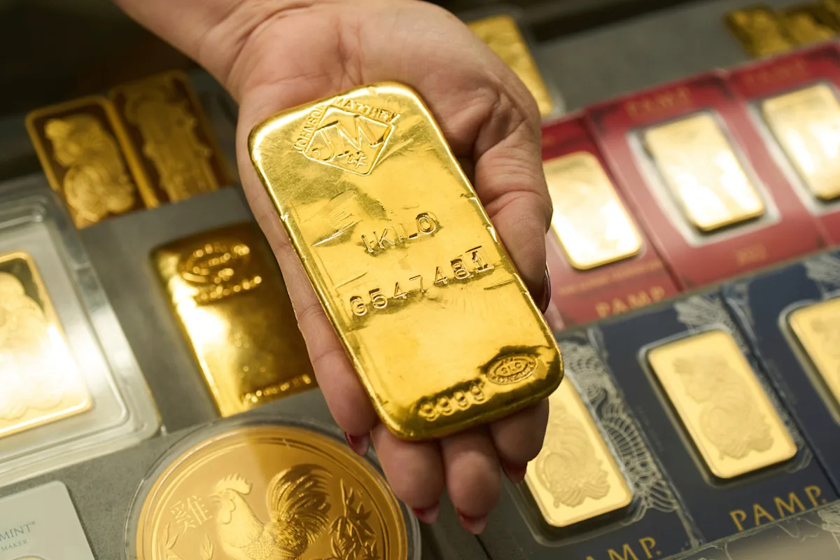 Gold, silver tumble in largest every day drop in years as beautiful valuable metals rally involves a halt Gold, silver tumble in largest every day drop in years as beautiful valuable metals rally involves a halt