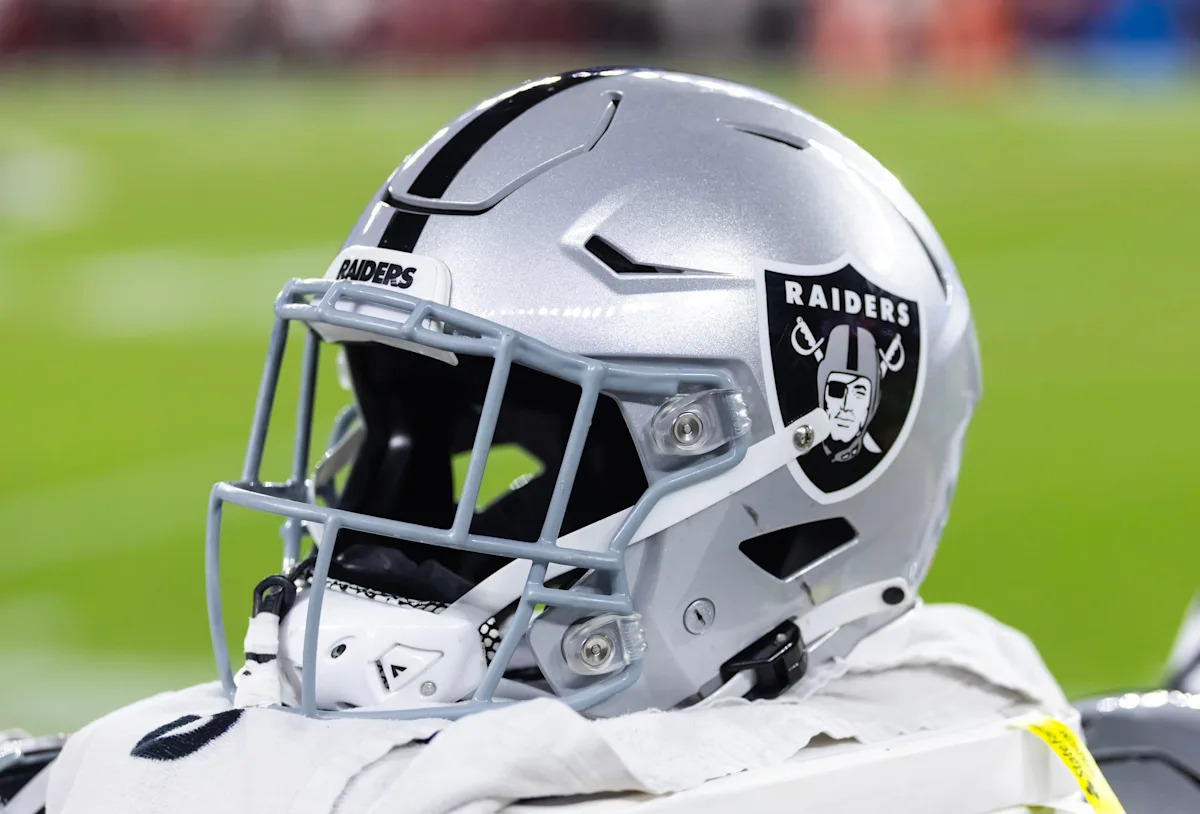 Raiders veteran deal with heads to order/retired checklist Raiders veteran deal with heads to order/retired checklist