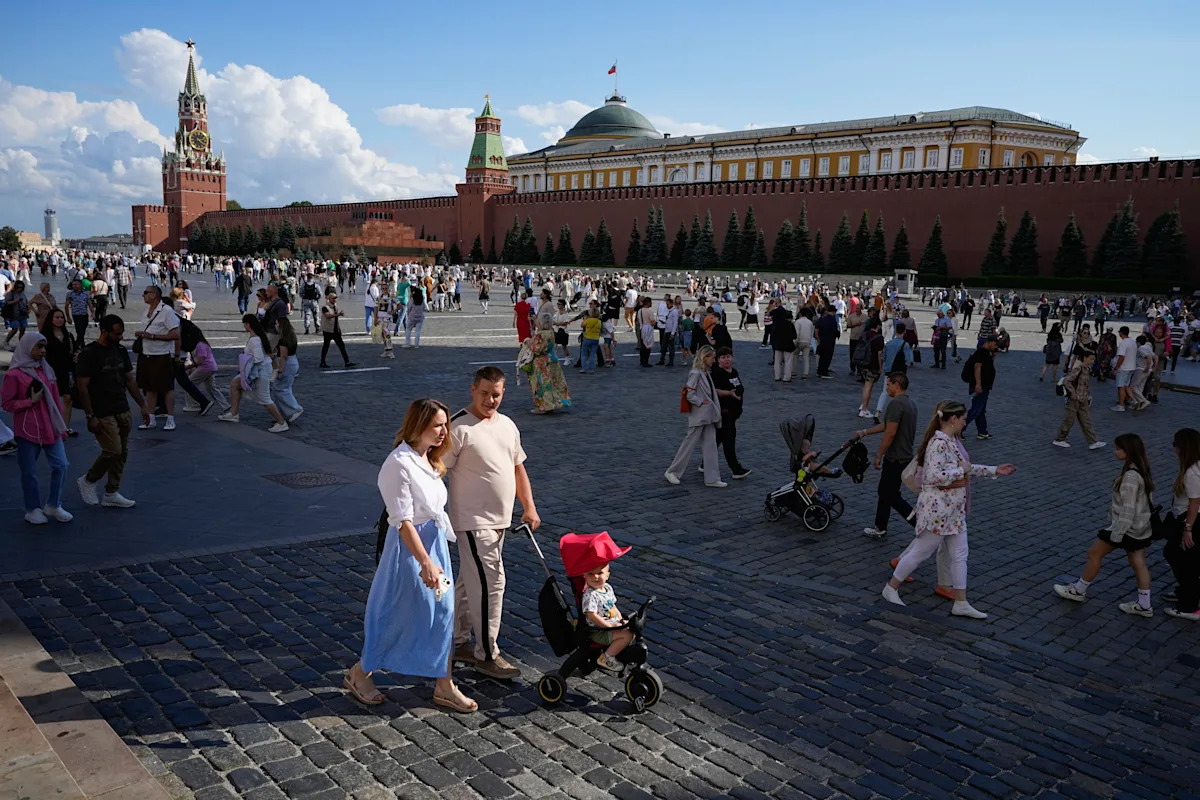 Russia faces a shrinking and growing old inhabitants and tries restrictive legal guidelines to fight it Russia faces a shrinking and growing old inhabitants and tries restrictive legal guidelines to fight it