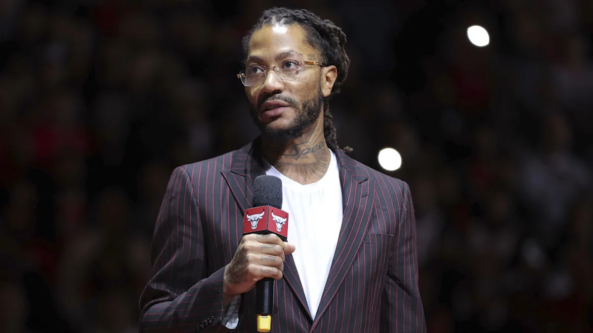 Chicago Bulls honor Derrick Rose with jersey retirement ceremony, followers fill United Middle Chicago Bulls honor Derrick Rose with jersey retirement ceremony, followers fill United Middle