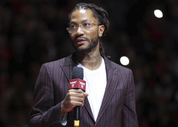 Chicago Bulls honor Derrick Rose with jersey retirement ceremony, followers fill United Middle Chicago Bulls honor Derrick Rose with jersey retirement ceremony, followers fill United Middle