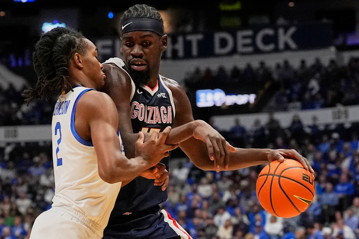 Graham Ike and No. 11 Gonzaga rout No. 18 Kentucky 94-59 for Wildcats’ 4th loss Graham Ike and No. 11 Gonzaga rout No. 18 Kentucky 94-59 for Wildcats’ 4th loss