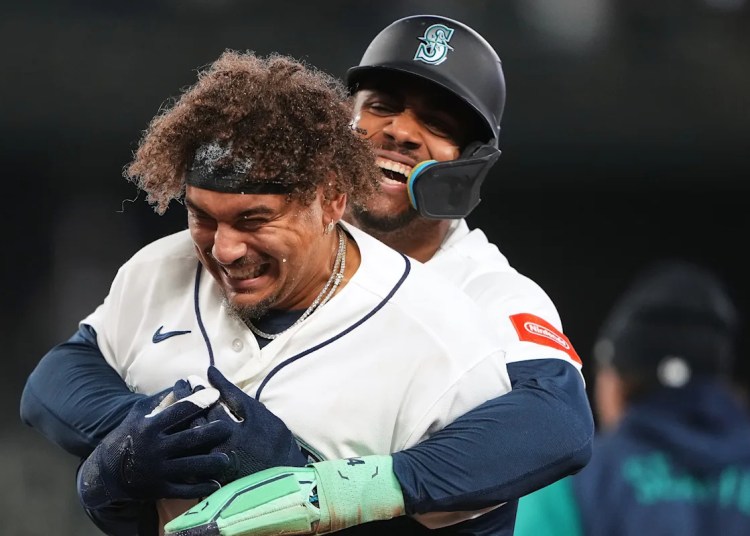 Josh Naylor hits walk-off single and Cal Raleigh homers as Mariners beat A’s 5-4 to keep away from sweep Josh Naylor hits walk-off single and Cal Raleigh homers as Mariners beat A’s 5-4 to keep away from sweep