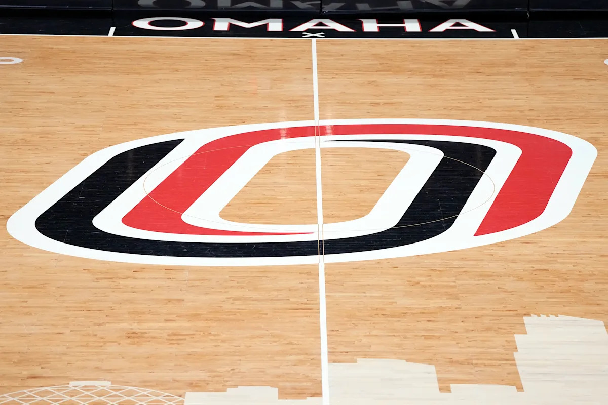 Viral video exhibits Nebraska-Omaha basketball participant stepping in after sinkhole swallows two vehicles Viral video exhibits Nebraska-Omaha basketball participant stepping in after sinkhole swallows two vehicles