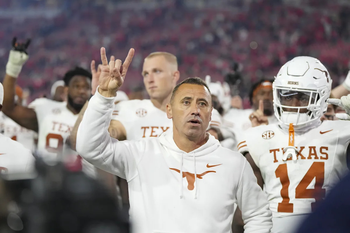 Thursday or Friday? Steve Sarkisian needs Lone Star Showdown to ‘stand alone’ Thursday or Friday? Steve Sarkisian needs Lone Star Showdown to ‘stand alone’