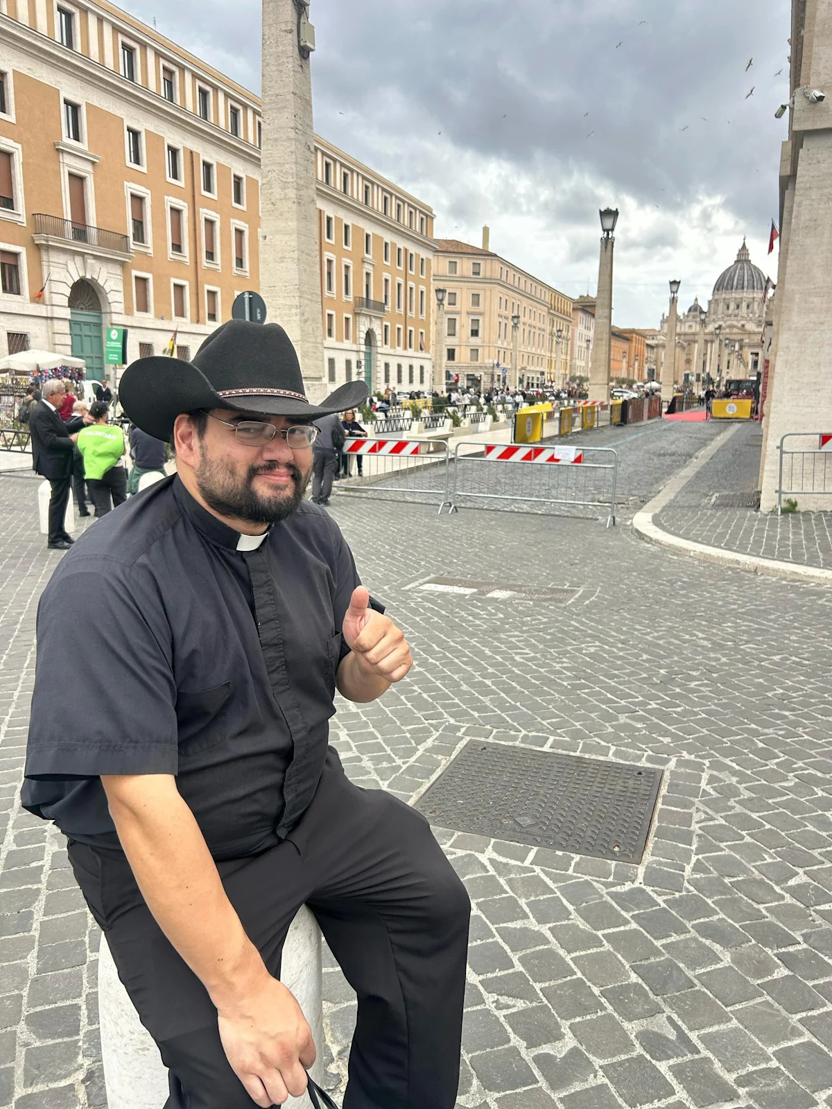 Dying of immigrant rights chief Father Guillermo Treviño, 39, mourned in Iowa and past Dying of immigrant rights chief Father Guillermo Treviño, 39, mourned in Iowa and past