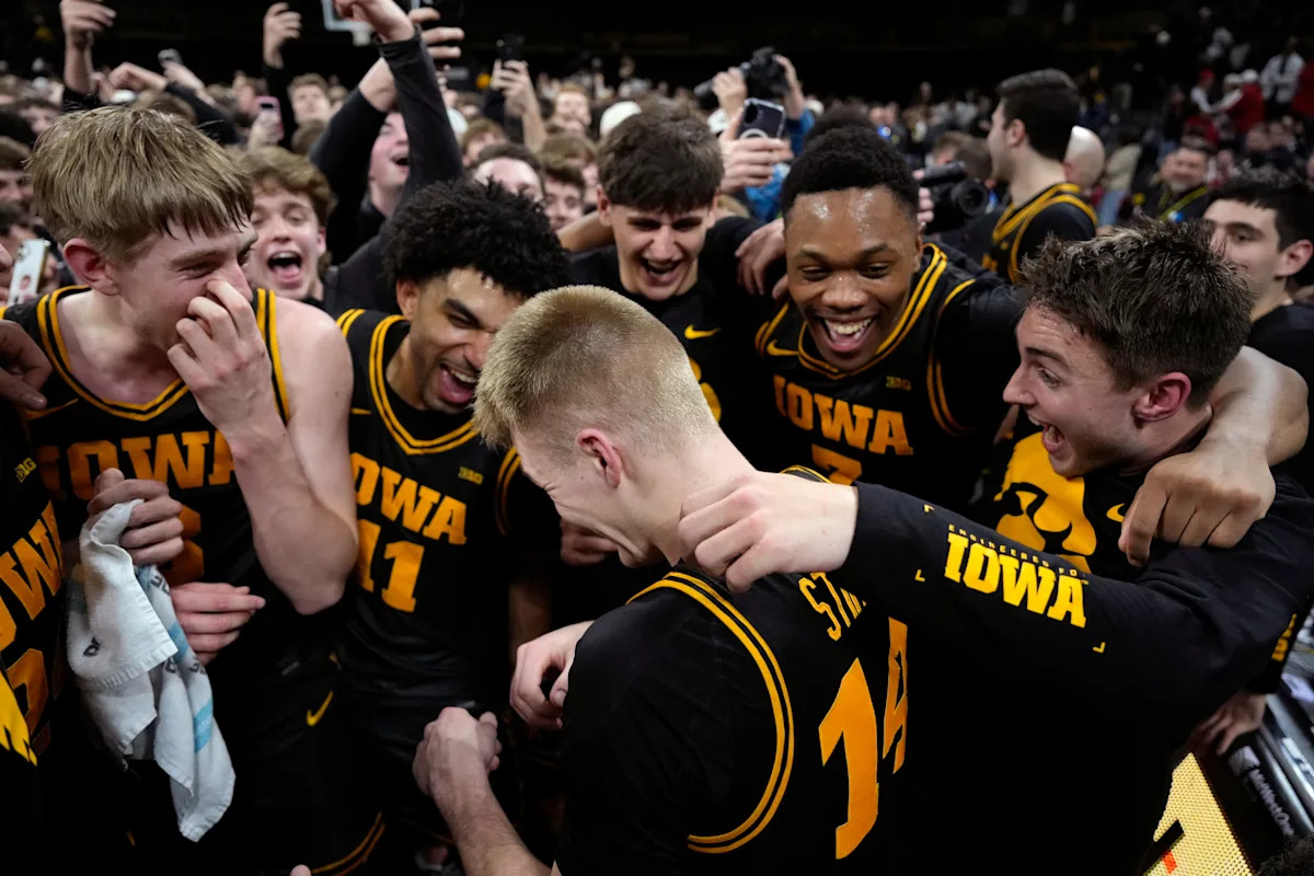 Bennett Stirtz scores 25 factors as Iowa downs No. 9 Nebraska, 57-52 Bennett Stirtz scores 25 factors as Iowa downs No. 9 Nebraska, 57-52