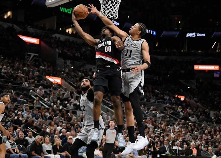 Fox scores 25 factors to steer short-handed Spurs previous Path Blazers 112-101 Fox scores 25 factors to steer short-handed Spurs previous Path Blazers 112-101
