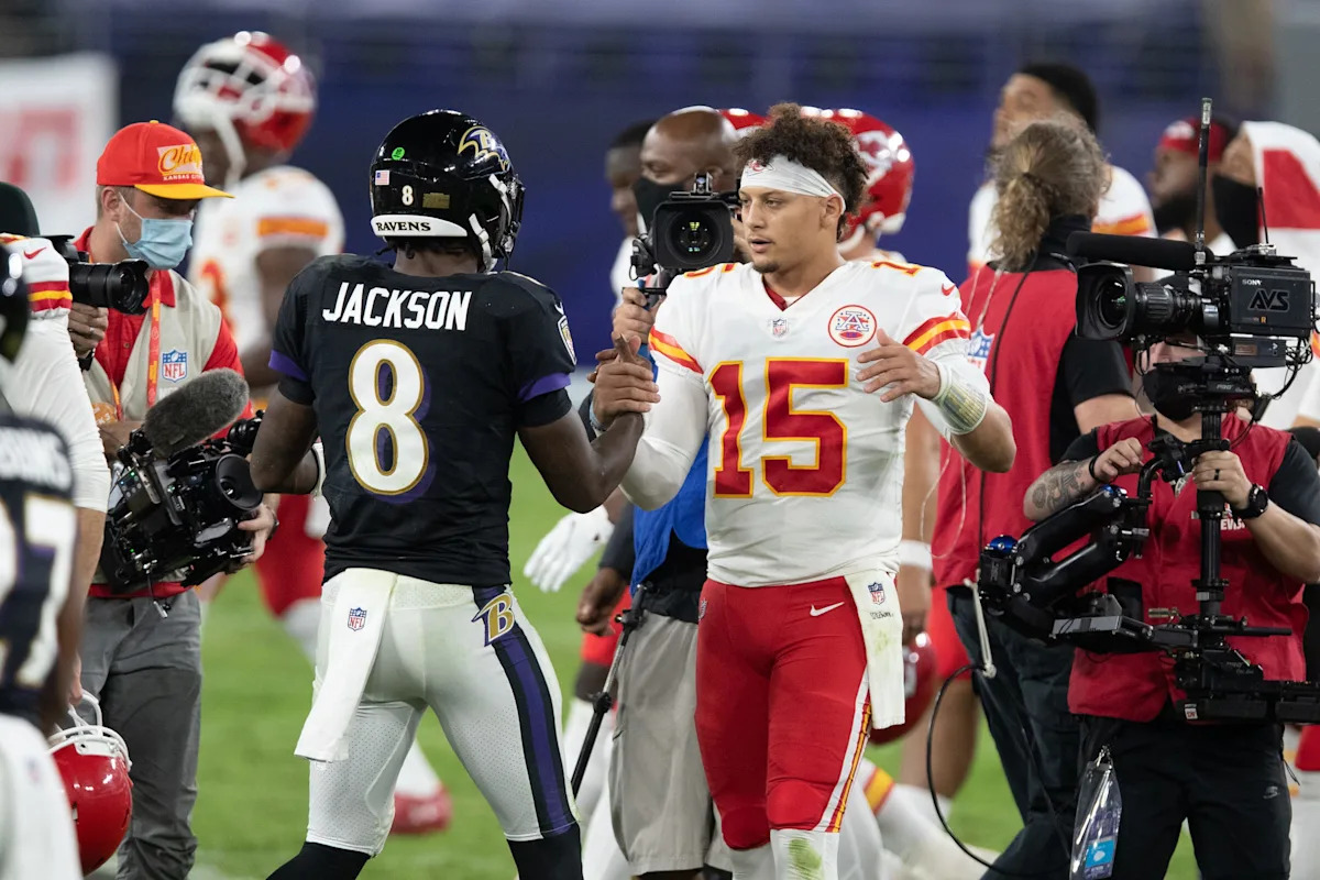 Chiefs’ contract method with Mahomes presents Ravens a blueprint for Lamar Jackson Chiefs’ contract method with Mahomes presents Ravens a blueprint for Lamar Jackson