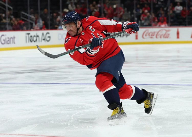Capitals’ Alex Ovechkin turns into first NHL participant to attain 900 profession objectives Capitals’ Alex Ovechkin turns into first NHL participant to attain 900 profession objectives