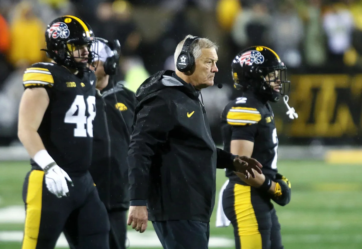 Ohio State switch portal DB Cody Haddad visiting Iowa soccer Ohio State switch portal DB Cody Haddad visiting Iowa soccer