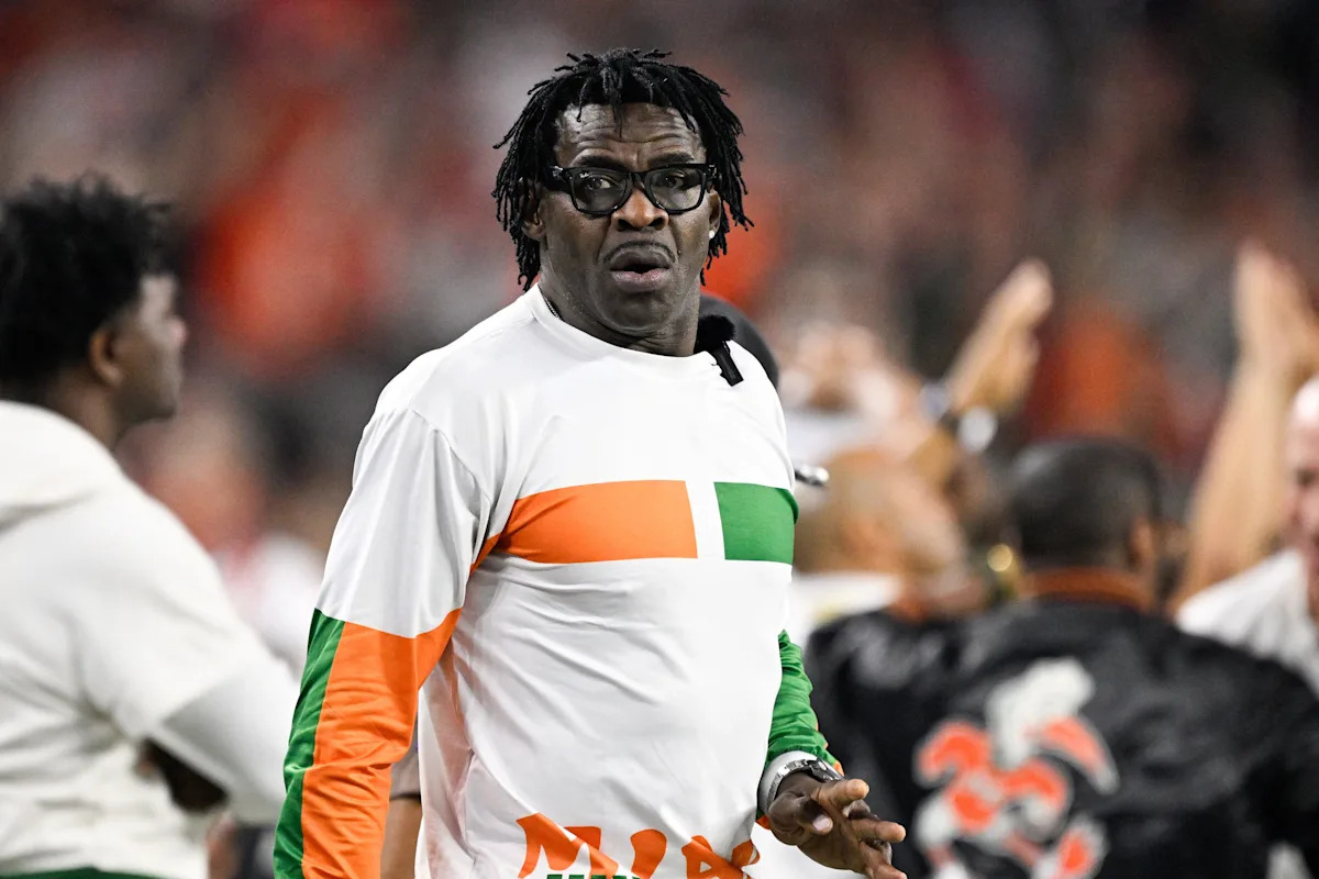Michael Irvin spanked a Gatorade cooler to recap Miami’s CFP win Michael Irvin spanked a Gatorade cooler to recap Miami’s CFP win
