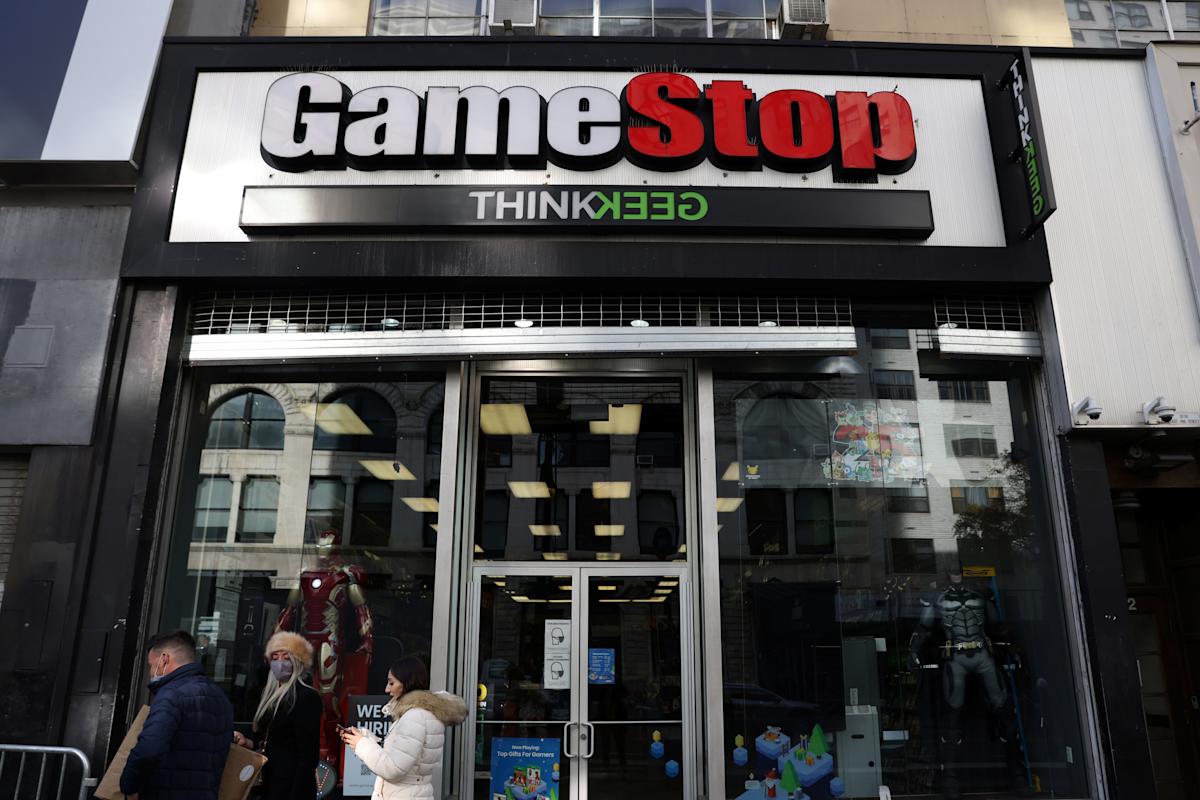 GameStop reportedly shuts down greater than 400 US shops GameStop reportedly shuts down greater than 400 US shops