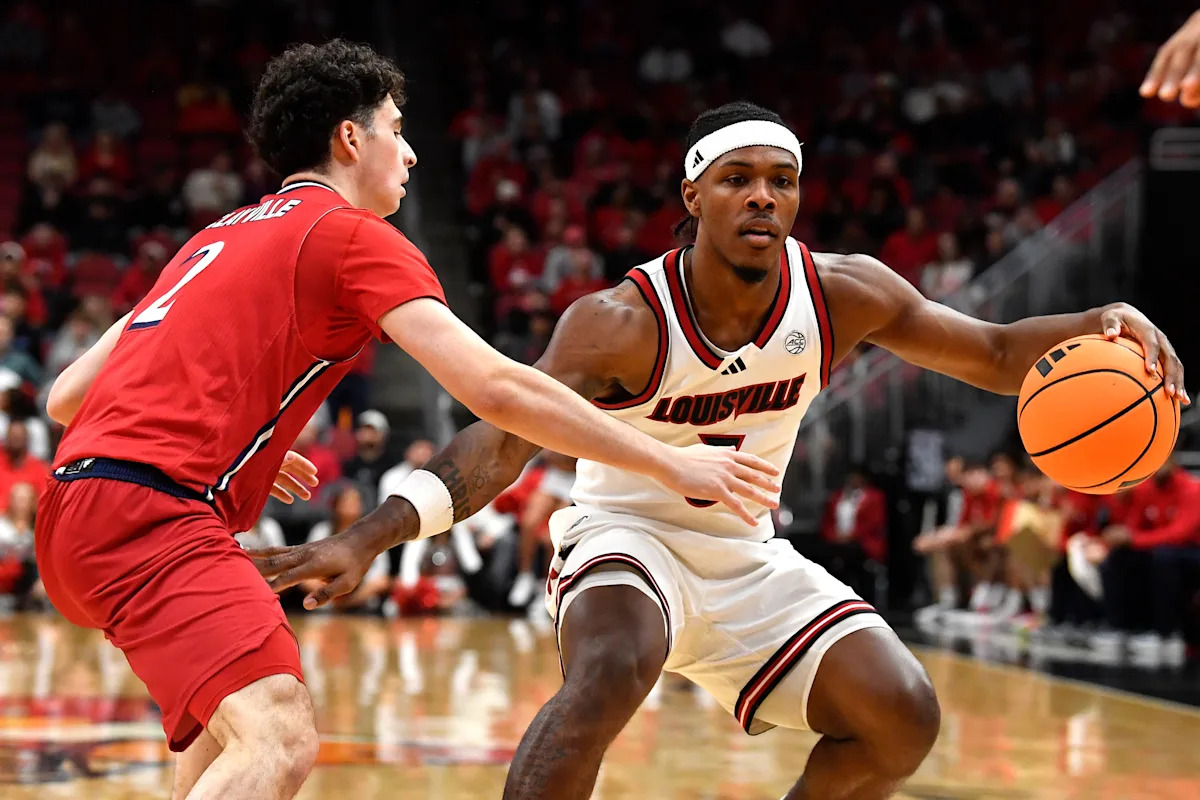 Conwell excels for No. 6 Louisville in 104-47 rout towards NJIT Conwell excels for No. 6 Louisville in 104-47 rout towards NJIT