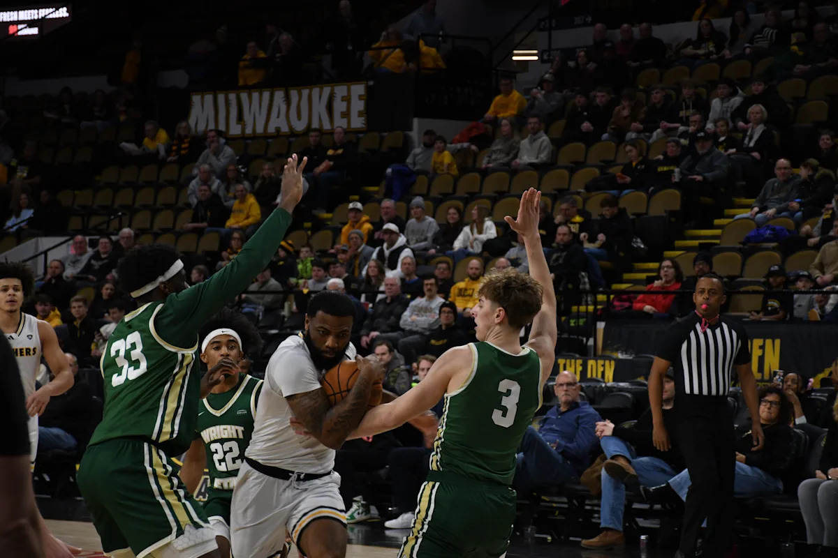 Wright State Downs Milwaukee to Keep Atop the Horizon League Wright State Downs Milwaukee to Keep Atop the Horizon League
