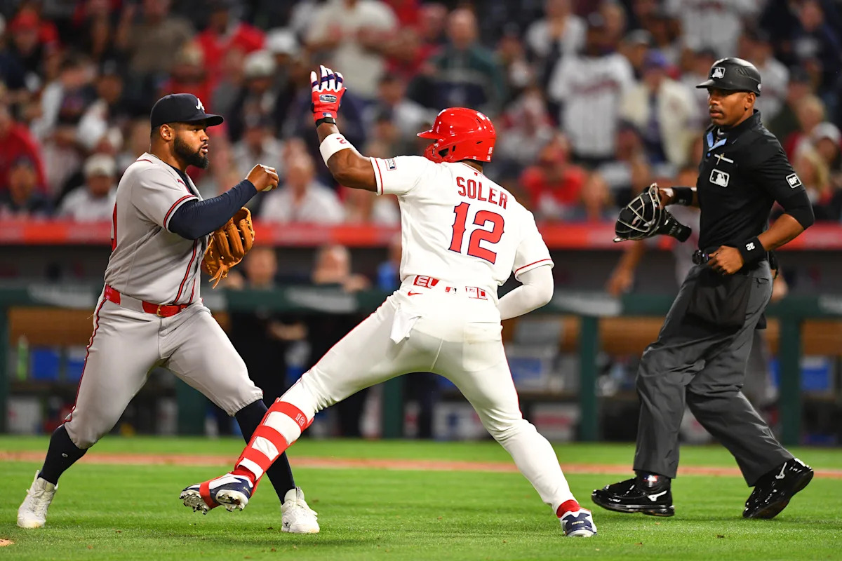 Reynaldo Lopez and Jorge Soler throw punches in wild Braves-Angels brawl Reynaldo Lopez and Jorge Soler throw punches in wild Braves-Angels brawl