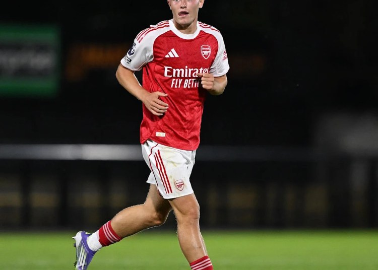 In-form Arsenal starlet scores objective from midway line In-form Arsenal starlet scores objective from midway line
