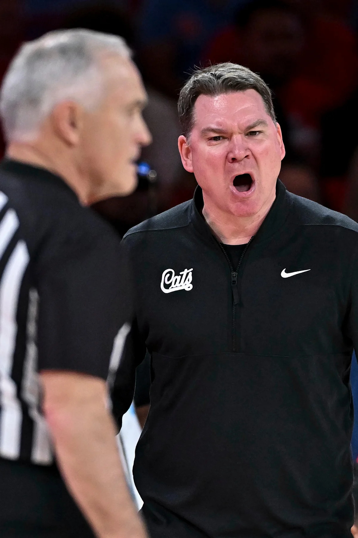 No. 4 Arizona steadies the ship with a gritty 73-66 win at No. 2 Houston No. 4 Arizona steadies the ship with a gritty 73-66 win at No. 2 Houston
