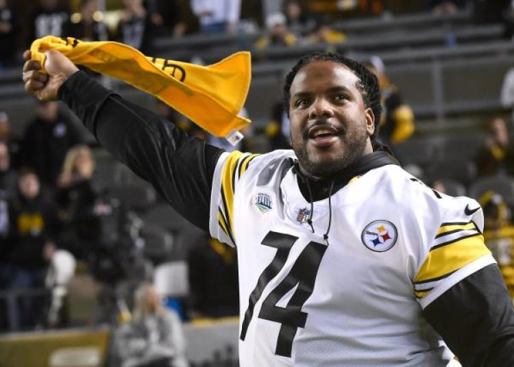 Willie Colon predicts a Seahawks win of 27-24 over the Patriots on the Tremendous Bowl Willie Colon predicts a Seahawks win of 27-24 over the Patriots on the Tremendous Bowl