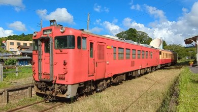 Kominato Railway Kiha 40 Series Kiha 40 3 “Tarako color” (first car) + Kiha 40 1 “Kominato Railway standard color” (last car) Kominato Railway Kiha 40 Series Kiha 40 3 “Tarako color” (first car) + Kiha 40 1 “Kominato Railway standard color” (last car)