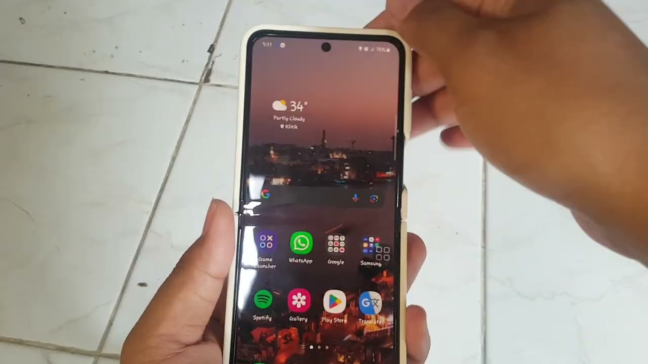 SAMSUNG Galaxy Z Flip 5: How to reset network settings SAMSUNG Galaxy Z Flip 5: How to reset network settings