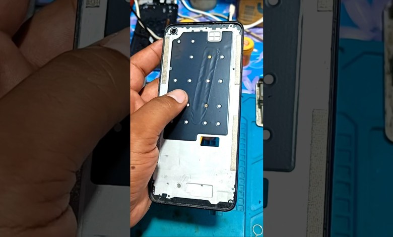 Curious Case: What Happens When You Reattach a Detatched Mobile Display? Curious Case: What Happens When You Reattach a Detatched Mobile Display?