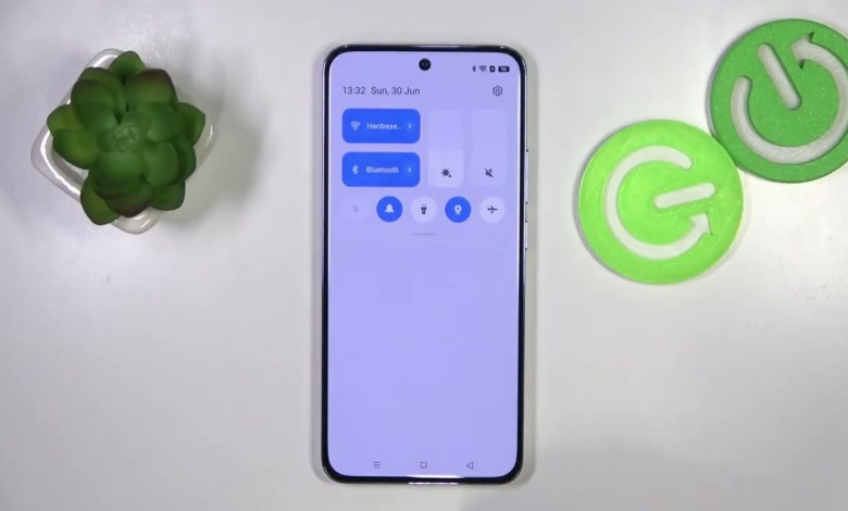 Does the OPPO Reno 12 Pro Phone Have a Built In Screen Does the OPPO Reno 12 Pro Phone Have a Built In Screen
