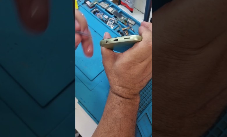 Celular A14 não carrega, Limpeza do conector de carga. Celular A14 não carrega, Limpeza do conector de carga.