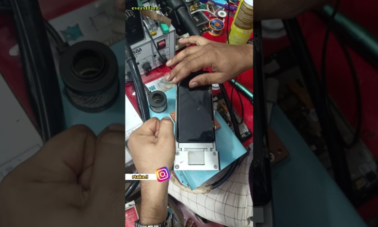 Repairing a mobile is like playing with a knife Repairing a mobile is like playing with a knife