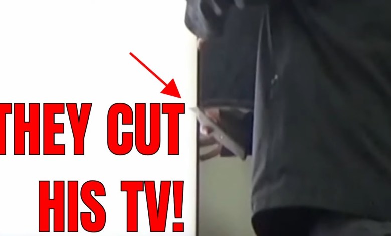 Samsung purposely knives customer’s TV to weasel Samsung purposely knives customer’s TV to weasel