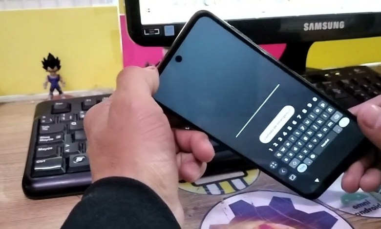 Motorola cannot be turned off to unlock Motorola cannot be turned off to unlock