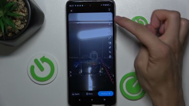 How to remove a cropped sticker on Snapchat How to remove a cropped sticker on Snapchat