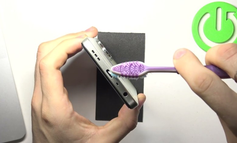 Efficient Cleaning of OPPO 8A2X USB Charging Port – Efficient Cleaning of OPPO 8A2X USB Charging Port –