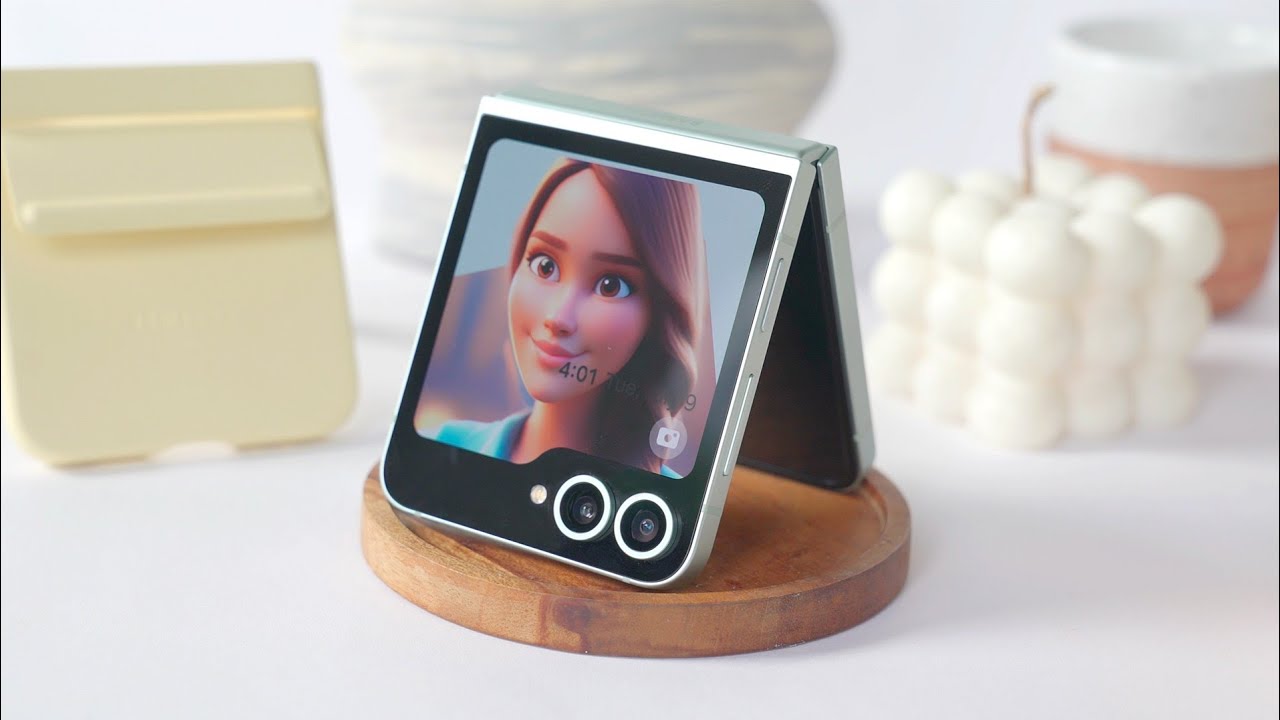 Trendy and Fun AI Flip Phone | Hands-on Trendy and Fun AI Flip Phone | Hands-on