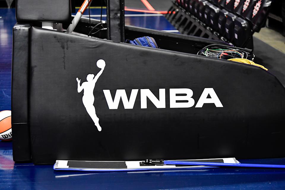 WNBA ఇన్వెస్టిగేషన్: హీట్ స్కీ గేమ్ “నిరూపించబడని” సందర్భంగా ఏంజెల్ లీజులో జాత్యహంకార అభిమాని ప్రవర్తన యొక్క నివేదిక WNBA ఇన్వెస్టిగేషన్: హీట్ స్కీ గేమ్ “నిరూపించబడని” సందర్భంగా ఏంజెల్ లీజులో జాత్యహంకార అభిమాని ప్రవర్తన యొక్క నివేదిక